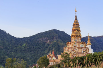 Naklejka premium The beautiful pagoda in pha-son-kaew temple.