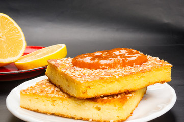 cheesecake with sesame seeds and jam