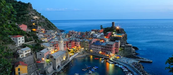 Fototapeten Ligurien Vernazza, piccolo paese delle cinque terre, liguria  italia  © cenz07