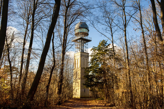 Gelber Turm und Sternwarte in Hildesheim
Blick zum Sternenhimmel
