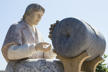 Lace making statue, placed in Peniche, Portugal