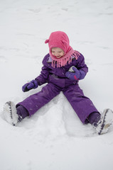 Fototapeta na wymiar child and snow