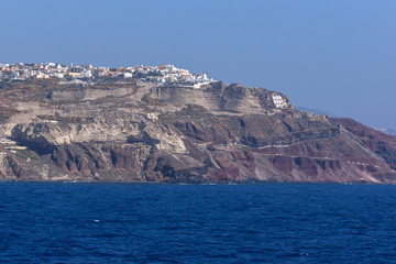 Fototapeta na wymiar Amazing landscape to Oia town, Santorini island, Cyclades, Greece