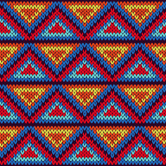 Seamless knitted ornamental pattern with triangles