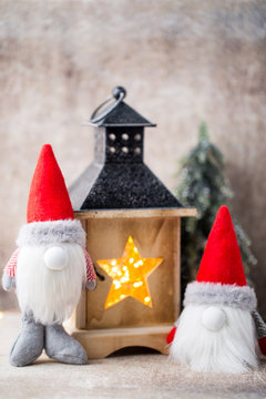 Christmas gnome und santa hat. Christmas pattern. Background on