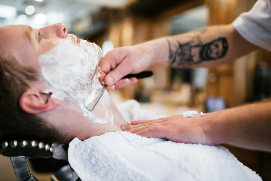 Retro shaving with foam