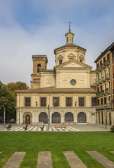Fototapeta na wymiar San Lorenzo church in the historical center of Pamplona
