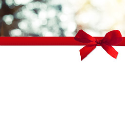 rote Schleife mit Bokeh