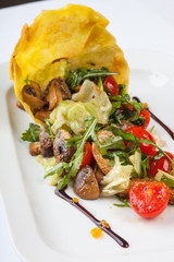 mushroom salad with Arugula and cherry tomatoes