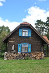 Drewniany dom na Podlasiu - obrazy, fototapety, plakaty