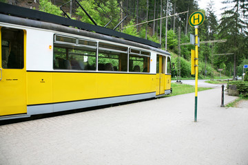 Fototapeta na wymiar Straßenbahn bei Bad Schandau