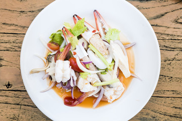 Spicy seafood salad in Thailand be delicious.