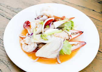 Spicy seafood salad in Thailand be delicious.