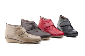 Botines mujer piel arena, marrón, rojo y negro