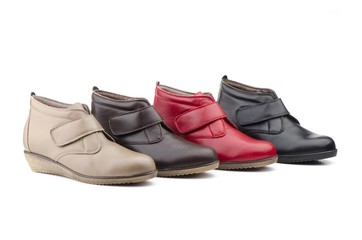 Botines mujer piel arena, marrón, rojo y negro