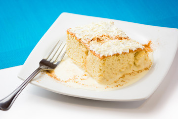 Torta tres leches