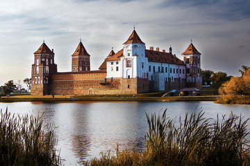 Fototapeta na wymiar Ensemble du château de Mir, Patrimoine mondial de l'UNESCO, Belarus