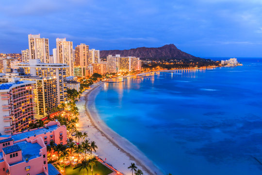 Honolulu, Hawaii. Skyline Of Honolulu, Diamond Head Volcano .