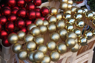 Boules de Noël or et rouges
