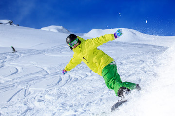 Fototapeta na wymiar snowboarder in action