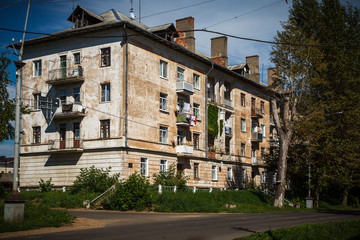 Fototapeta na wymiar Old house in small provincial town in Russia