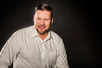 Fototapeta premium мужчина в студии