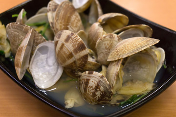あさりの白ワイン蒸し