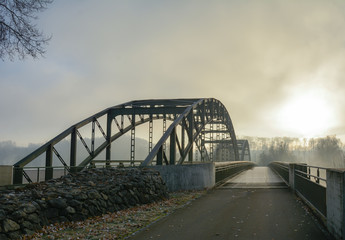 Brücke im Nebel Strasse 
