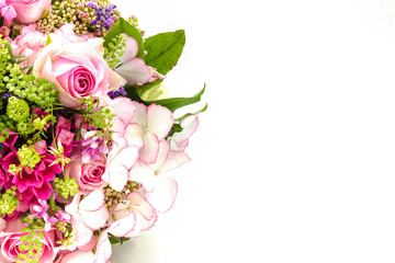 Obraz na płótnie Canvas Pink wedding bouquet isolated on a white background 