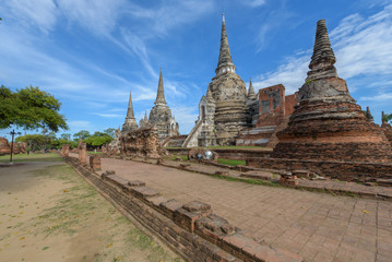 Fototapeta premium beautiful sky with papago Wat Phra Sri Sanphet at ayutthaya Thai