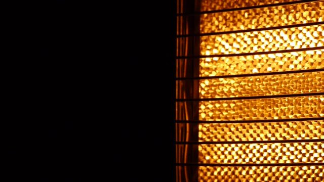 A halogen or electric infrared heater lamps.