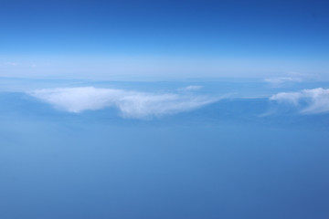 Obraz premium View of the coast from the airplane