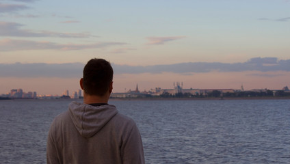 Fototapeta premium mans back looking away