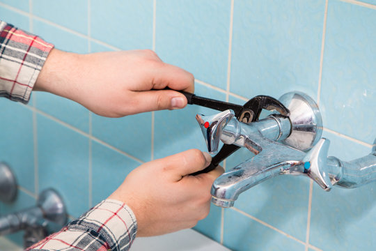 Sanit&auml;r Handwerker Installateur Klempner
