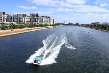 Obraz premium 芦屋川河口の風景