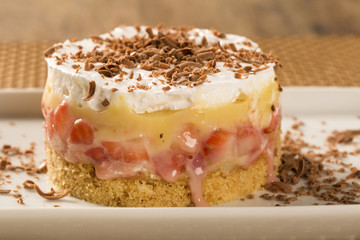 Vanilla Pudding with Strawberry and Walnuts