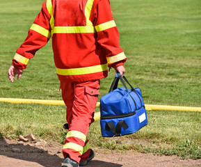 Obraz premium Ambulance stuff on the sport field