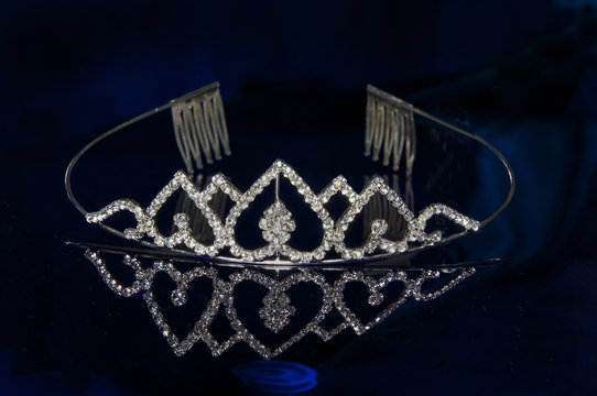 crown cotume piece silver 