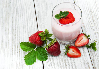 yogurt with fresh strawberries