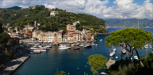 Panorama di Portofino, piccolo paese della Liguria, Italia