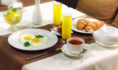European breakfast, business lunch, french breakfast, croissant,