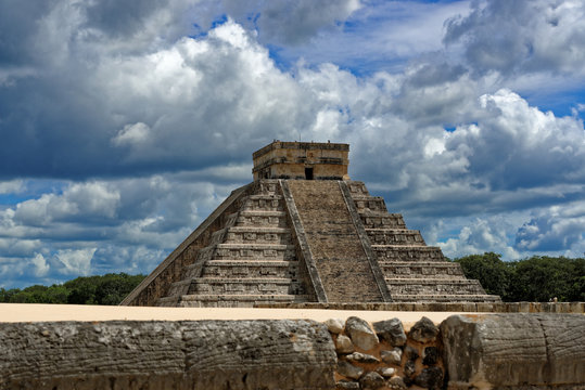 Chichen Itza - Castillo - Kulkulkan Tempel - Mexiko