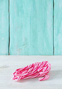 Christmas striped candies © Diana Taliun