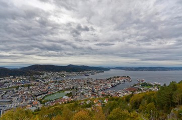 Fototapeta na wymiar View of Bergen on a cloudy day
