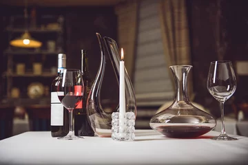 Poster Vin Still life of scarlet wine in different utensils