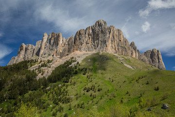 Obraz premium Russia, timelapse. The formation and movement of clouds over the summer slopes of Adygea Bolshoy Thach and the Caucasus Mountains