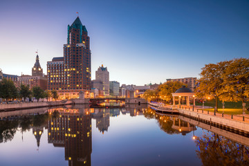 Fototapeta na wymiar Downtown Milwaukee skyline in USA