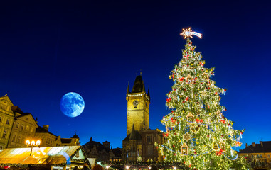 Christmas in Oldtown square (czech: Staromestske namesti) Prague, Czech Republic