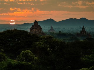 Obraz premium View over the Temples of Bagan, Myanmar