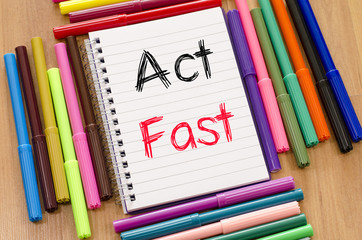 Obraz premium Act fast text concept